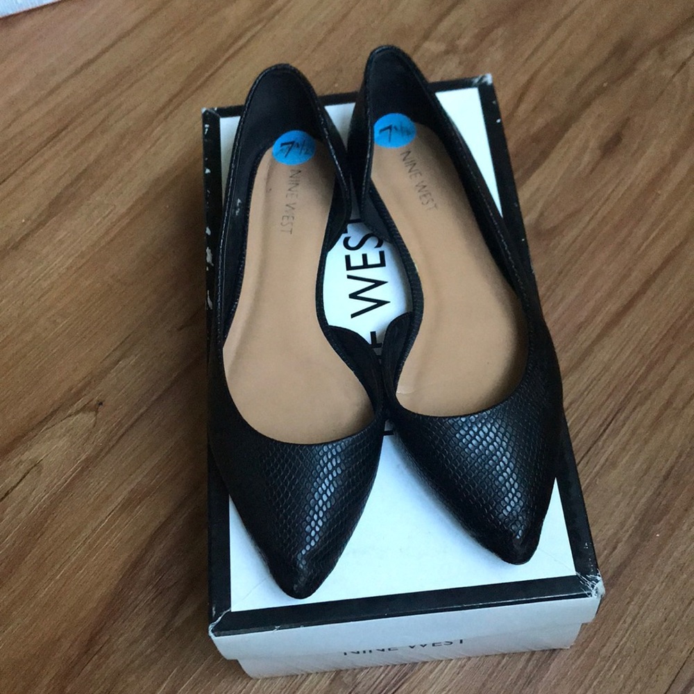 Nine West black patterned flats